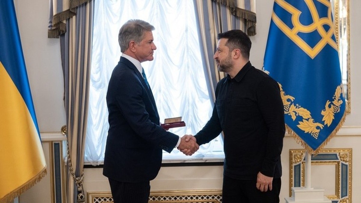Президент Володимир Зеленський під час зустрічі з конгресменом Майклом МакКолом у Києві, 10 липня 2026 року
