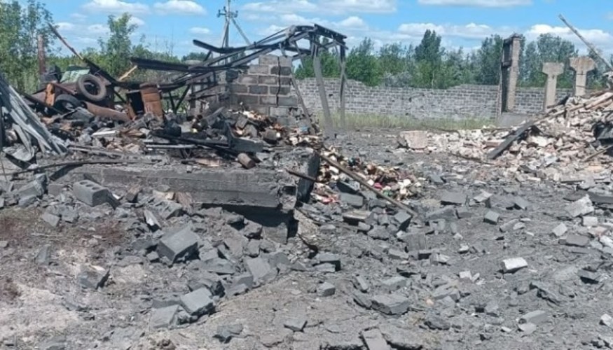Наслідки російського удару в мікрорайоні Семенівка у Слов'янську (фото МВА)