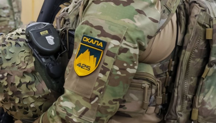 Український прапор у Костянтинівці після зачистки полком «Скеля»