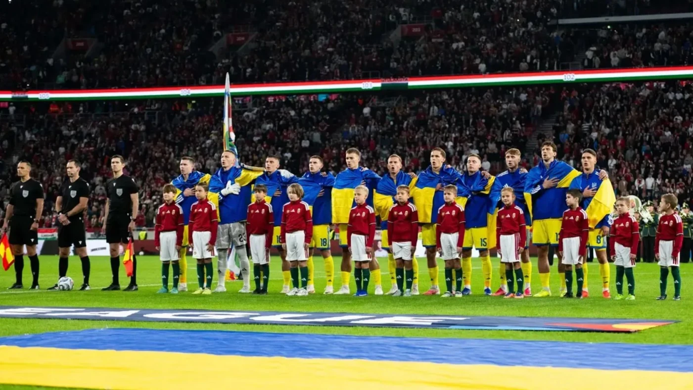 Турецькі вболівальники перед матчем Ліги націй проти Італії