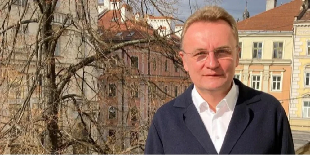 Плати з мікросхемами і проводами з антену та вмонтованою SIM-картою, знайдені в автомобілі Садового