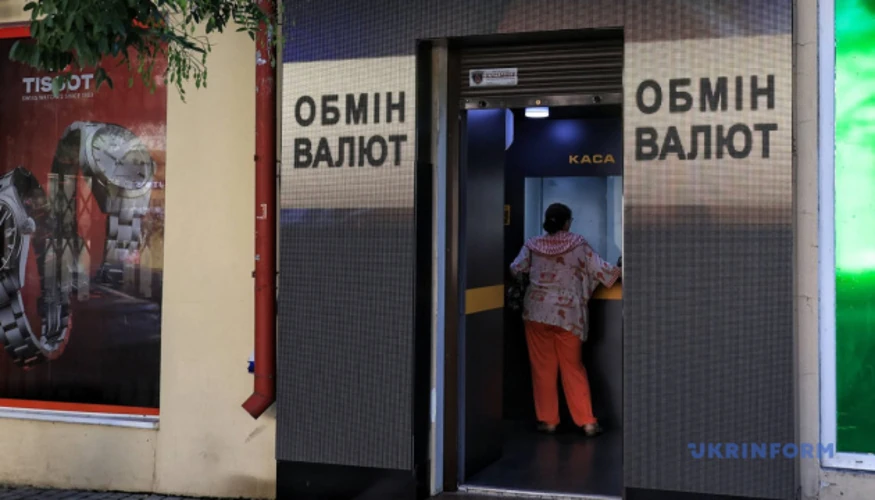 Курс гривні 7 жовтня: пояснення НБУ щодо долара та євро